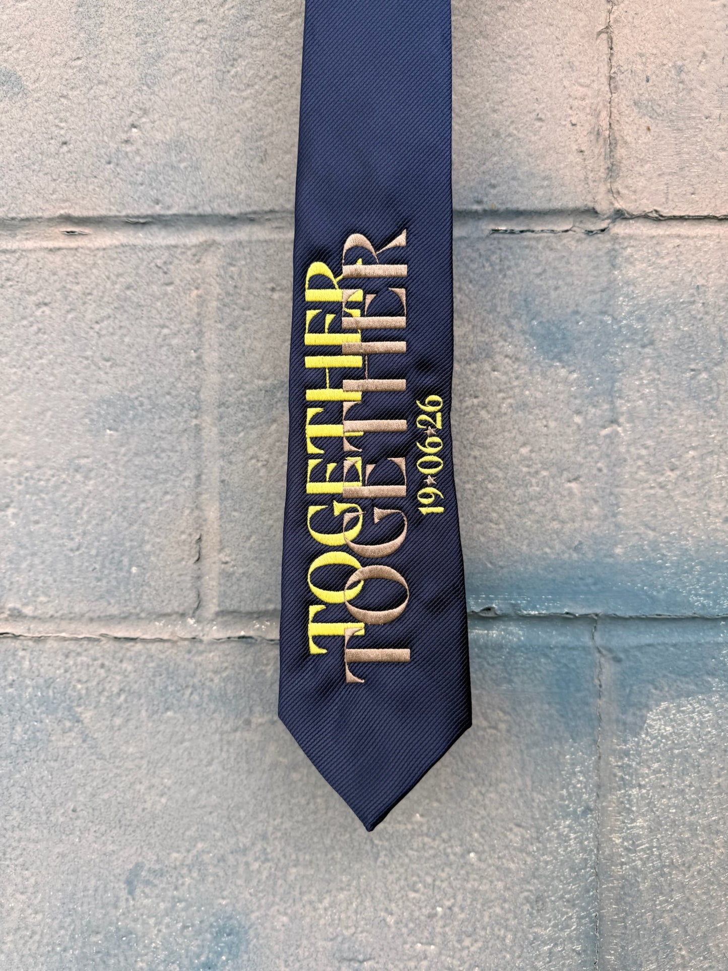 Customizable Tour Tie